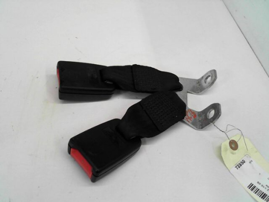 Ancrage ceinture arrière droit occasion FORD FIESTA V Phase 1 - 1.4 TDCI