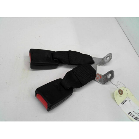 Ancrage ceinture arrière droit occasion FORD FIESTA V Phase 1 - 1.4 TDCI