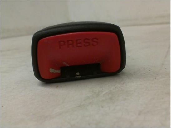 Ancrage ceinture arrière droit occasion SUZUKI SWIFT III Phase 1 - 1.3i 90ch