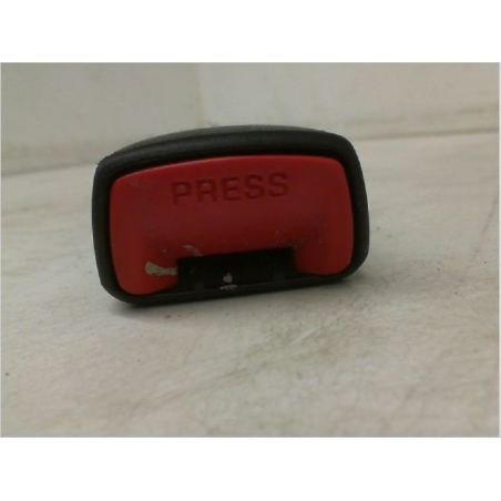 Ancrage ceinture arrière droit occasion SUZUKI SWIFT III Phase 1 - 1.3i 90ch