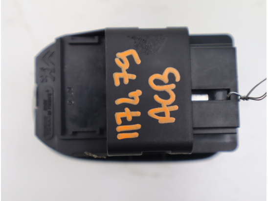 Commande lève-glace porte avant gauche occasion PEUGEOT 206 Phase 1 - 1.4i