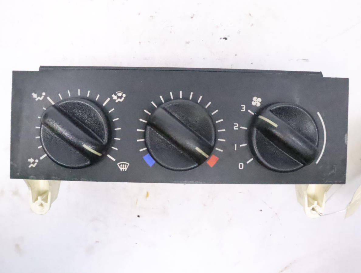 Commande de chauffage occasion RENAULT CLIO I Phase 3 - 1.9 D 65ch