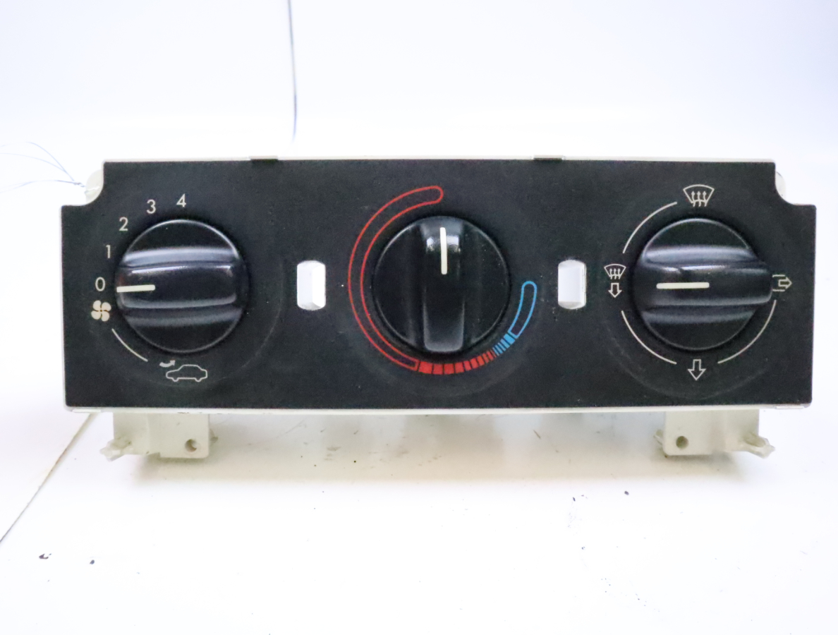 Commande de chauffage occasion PEUGEOT 306 Phase 1 - 1.9 D