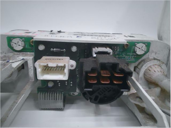 Commande de chauffage occasion NISSAN TERRANO II Phase 4 - 2.7 TDi 125ch