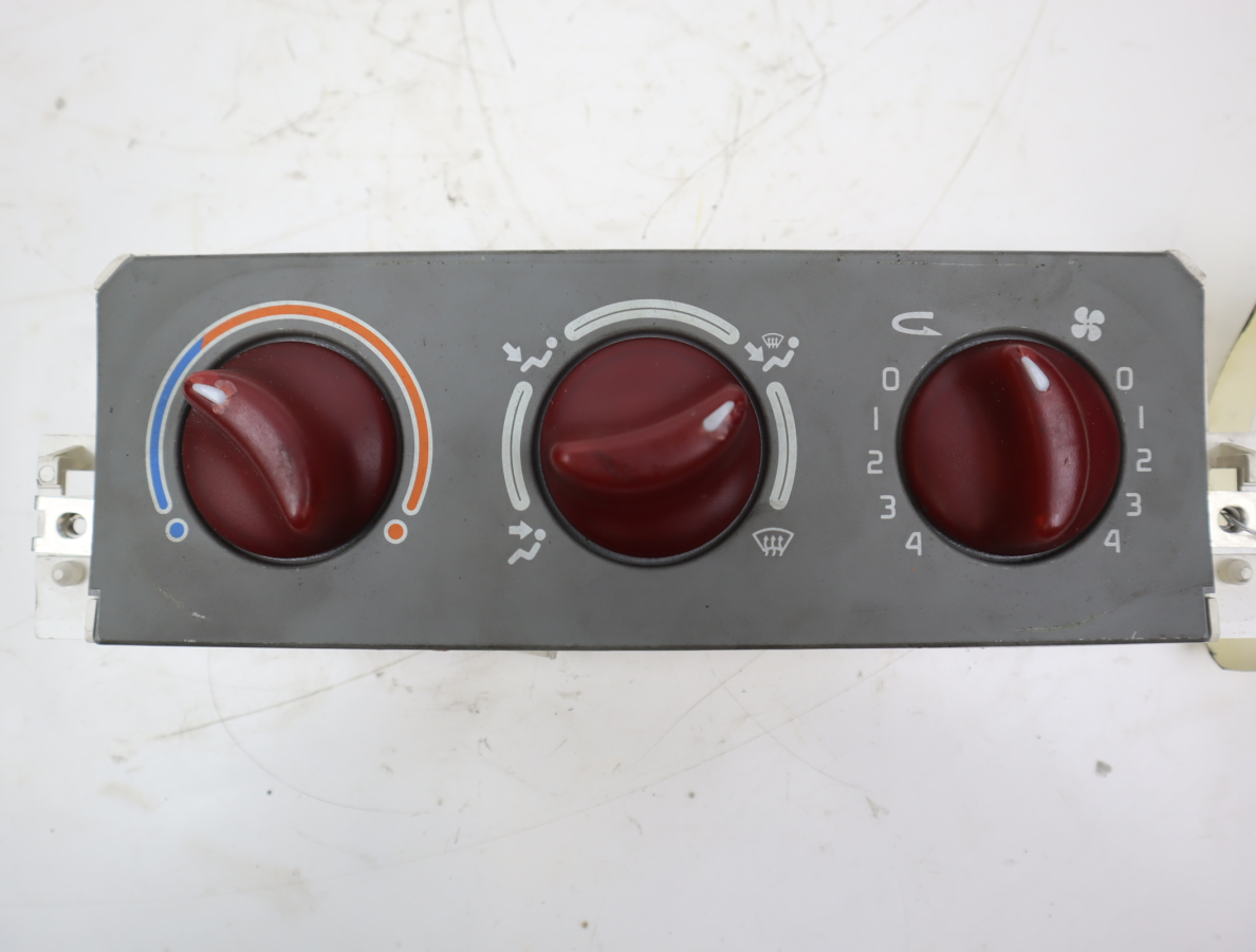 Commande de chauffage occasion RENAULT TWINGO I Phase 3 - 1.2i 16v