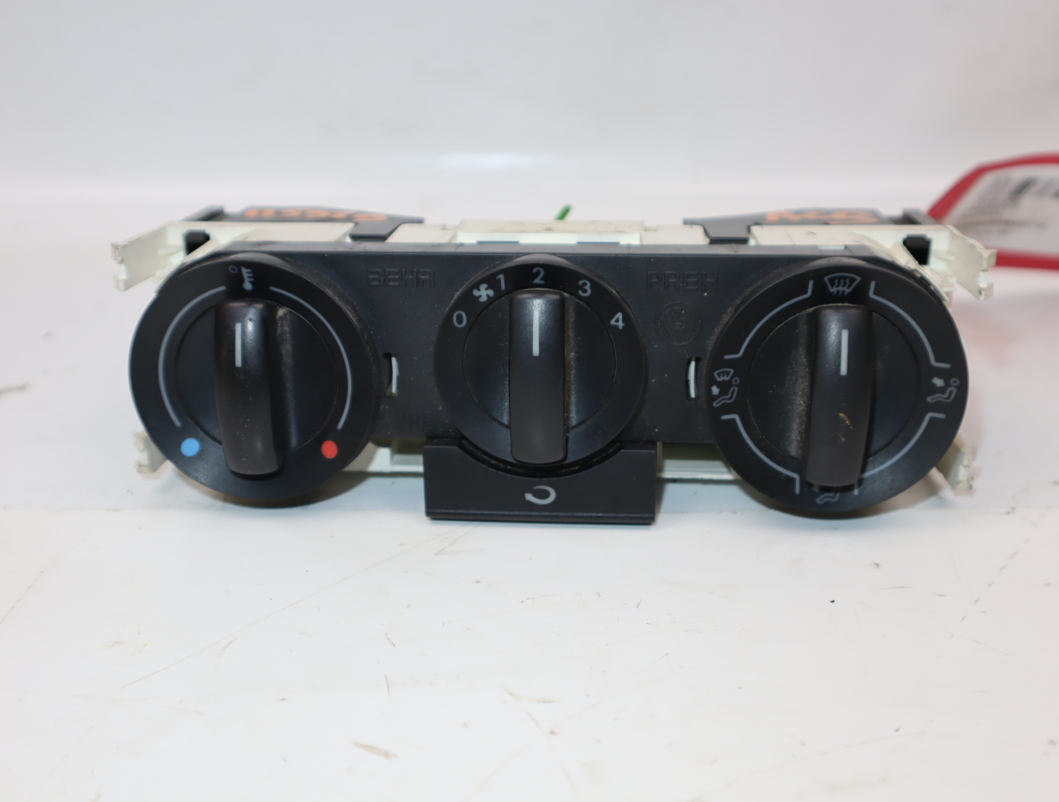 Commande de chauffage occasion VOLKSWAGEN POLO IV Phase 1 - 1.9 SDI