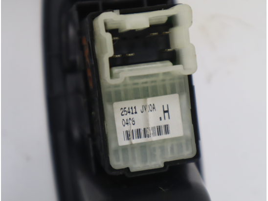 Commande leve-glace porte arrière gauche occasion RENAULT KOLEOS I Phase 1 - 2.0 DCI 175ch