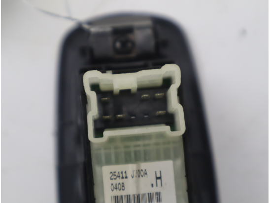 Commande leve-glace porte arrière droite occasion RENAULT KOLEOS I Phase 1 - 2.0 DCI 175ch