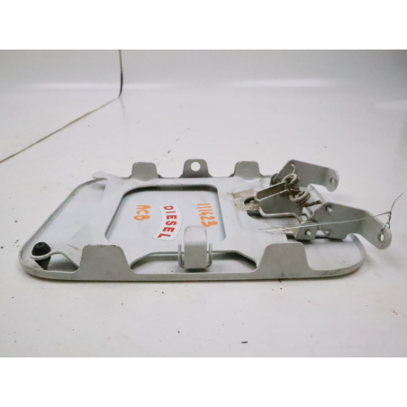 VOLET DE TRAPPE CARBURANT