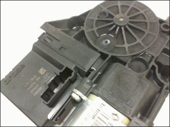 Moteur lève-glace arrière droit occasion RENAULT SCENIC III Phase 1 - 1.5 DCI 105ch