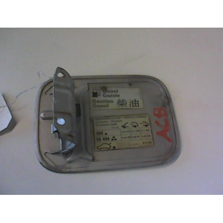 VOLET DE TRAPPE CARBURANT