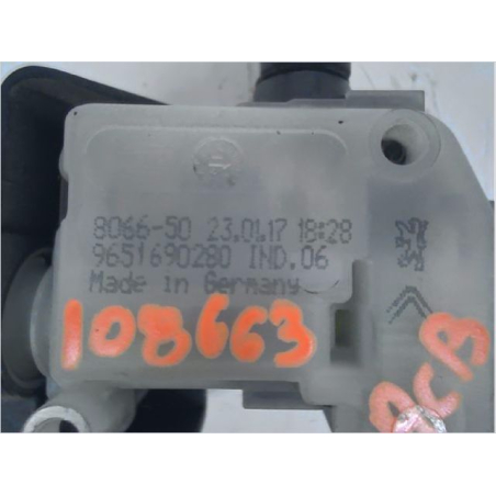 ACTIONNEUR PORTILLON AILE ARD