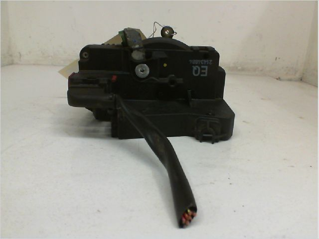 Serrure porte avg occasion OPEL CORSA III Phase 1 - 1.2i 16v