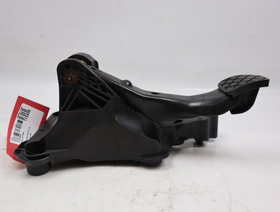 Pedale de frein occasion VOLKSWAGEN POLO VI phase 1 - 1.6 TDI 95ch