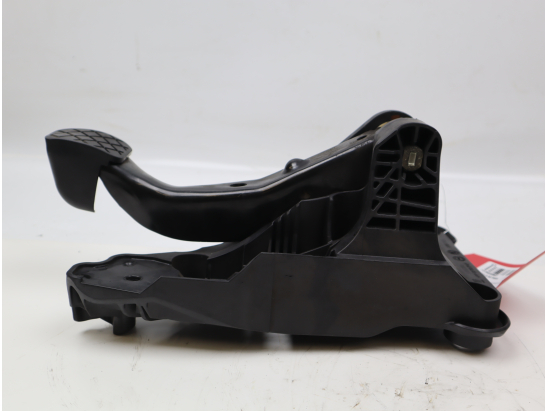 Pedale de frein occasion VOLKSWAGEN POLO VI phase 1 - 1.6 TDI 95ch