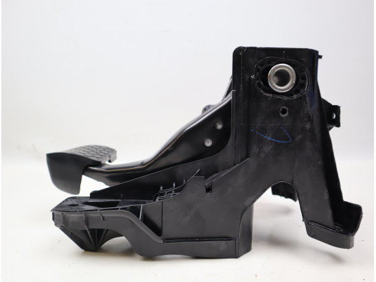 Pedale de frein occasion VOLKSWAGEN TIGUAN II Phase 1 - 2.0 TDI 150ch