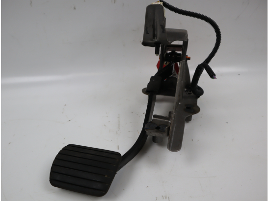 Pedale de frein occasion RENAULT CAPTUR Phase 1 - 1.2i 118 16V