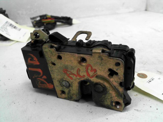 Serrure porte avd occasion PEUGEOT 206 Phase 1 - 1.9 D