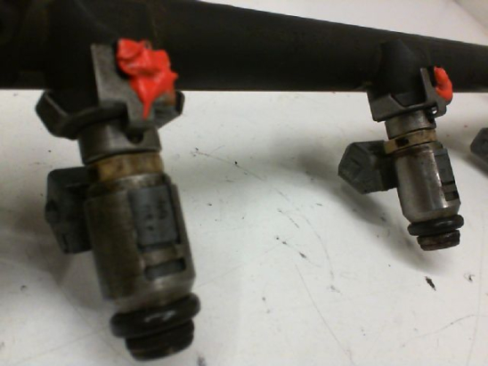 Rampe injection occasion RENAULT MEGANE I Phase 2 - 1.4i 16v