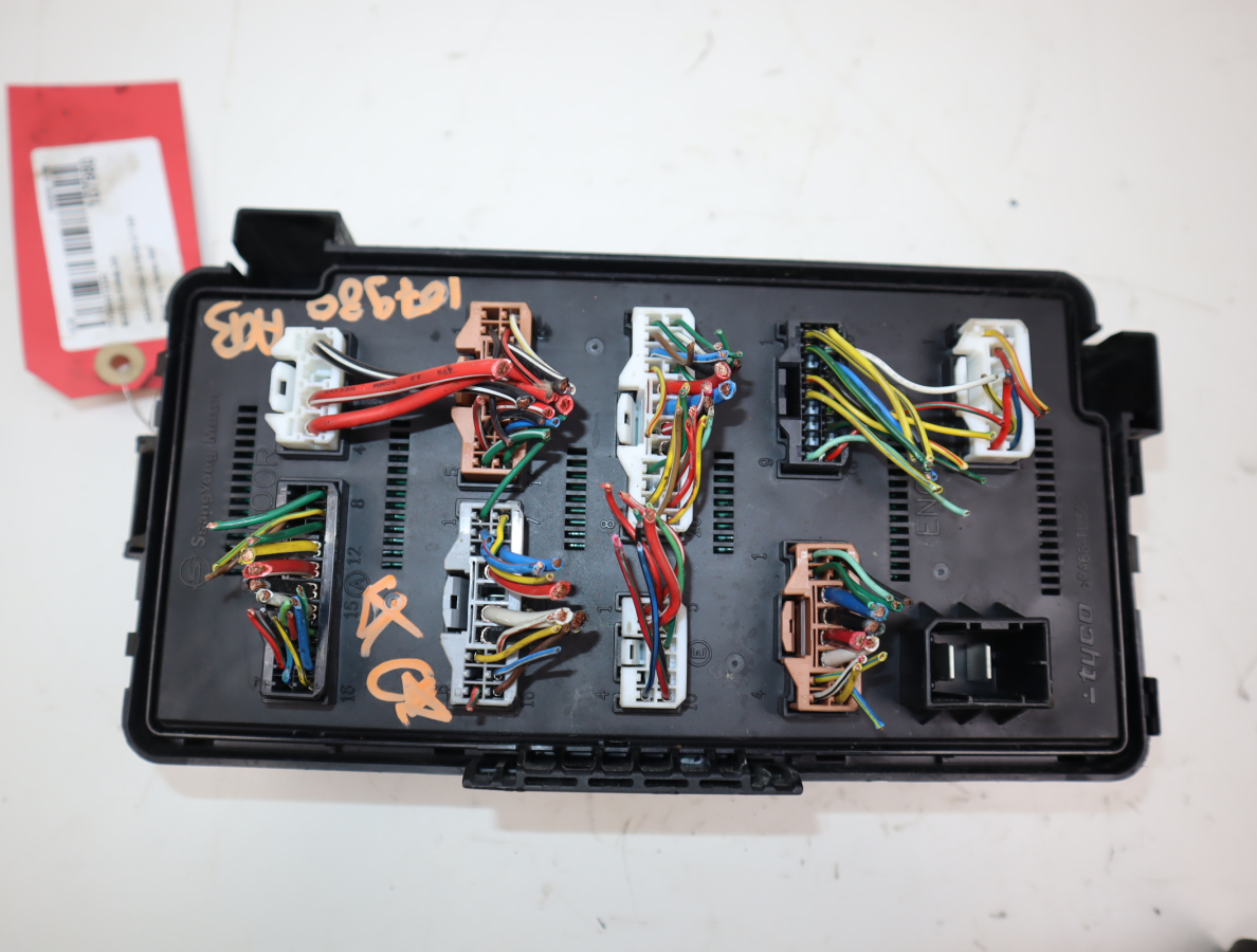 Boite a fusibles occasion SSANGYONG KYRON Phase 2 - 2.7 XDI 165ch