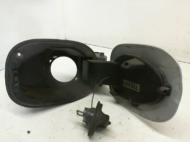 VOLET DE TRAPPE CARBURANT