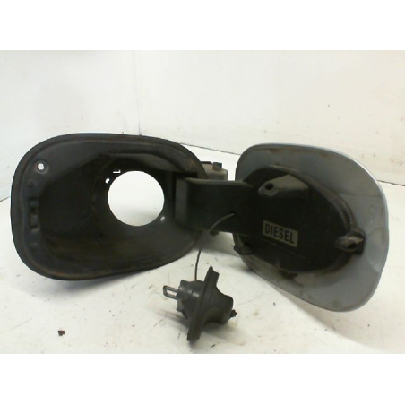 VOLET DE TRAPPE CARBURANT