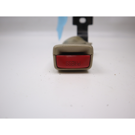 Ancrage ceinture arrière droit occasion TOYOTA AVENSIS II phase 1 - 115 D-4D