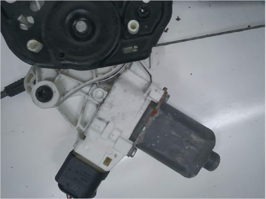 Mecanisme+moteur leve-glace avg occasion B.M.W. SERIE 1 I Phase 1 - 118 D 136ch