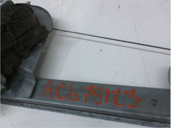 MECANISME+MOTEUR LEVE-GLACE AVG