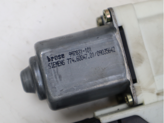 MECANISME+MOTEUR LEVE-GLACE AVD