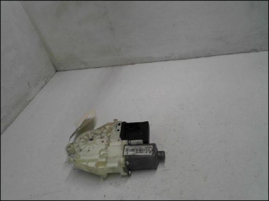 Moteur lève-glace arrière droit occasion RENAULT MEGANE III Phase 2 - 1.5 DCI 110ch
