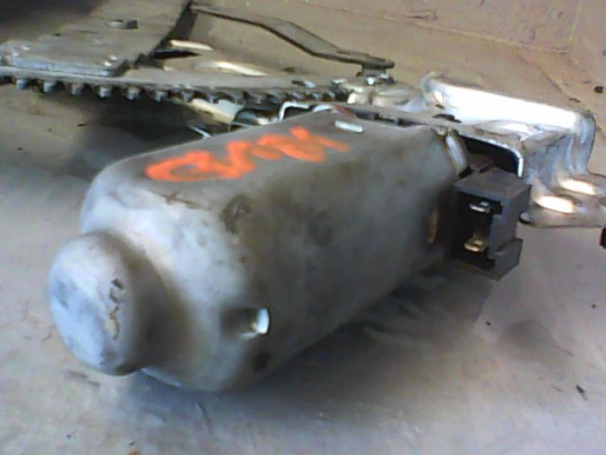 MECANISME+MOTEUR LEVE-GLACE AVD