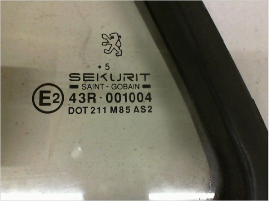 Glace fixe porte ar g occasion PEUGEOT 205 Phase 2 - 1.8 TD 59ch