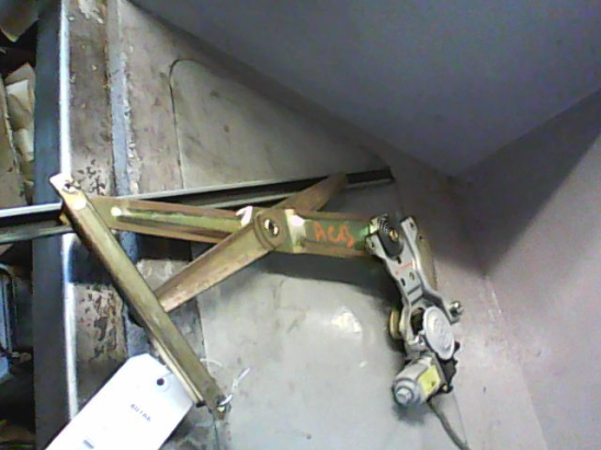 Mecanisme + moteur lève-glace avant droit occasion KIA CARNIVAL I phase 1 - 2.9 DTCI