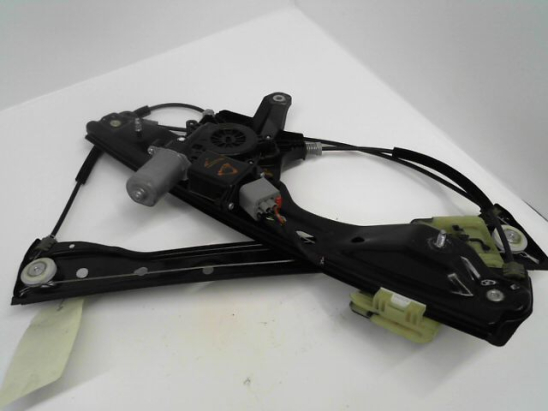 MECANISME+MOTEUR LEVE-GLACE AVD