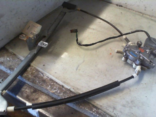 MECANISME+MOTEUR LEVE-GLACE AVD