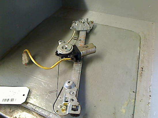 Mecanisme + moteur lève-glace avant droit occasion MAZDA 626 IV Phase 2 - 2.0 DI