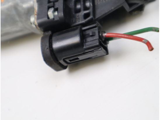 Mecanisme + moteur lève-glace avant droit occasion SUZUKI SPLASH Phase 1 - 1.3 DDIS 75ch