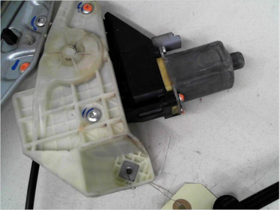 MECANISME+MOTEUR LEVE-GLACE AVD