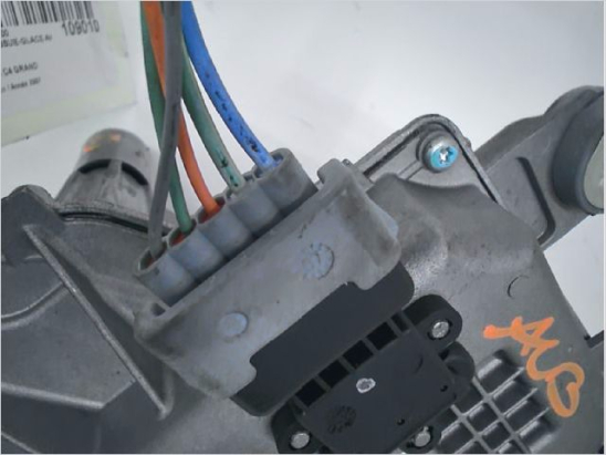 MOTEUR ESSUIE-GLACE AV DROIT