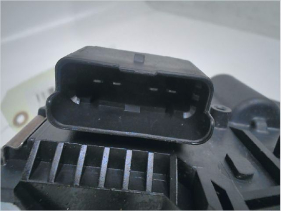 MOTEUR ESSUIE-GLACE AV DROIT