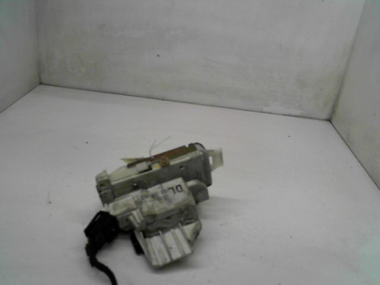 Serrure porte ard occasion FORD MONDEO II Phase 1 - 2.0 TDCI 130ch