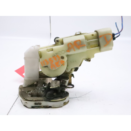 Serrure porte ard occasion TOYOTA YARIS I Phase 2 - 65 VVTI