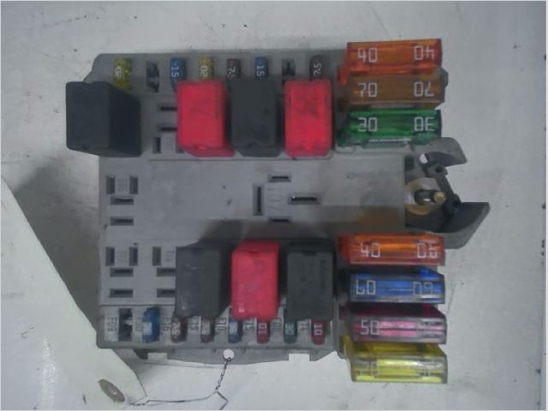 Platine fusible av occasion FIAT PUNTO II Phase 1 - 1.9 JTD 85ch