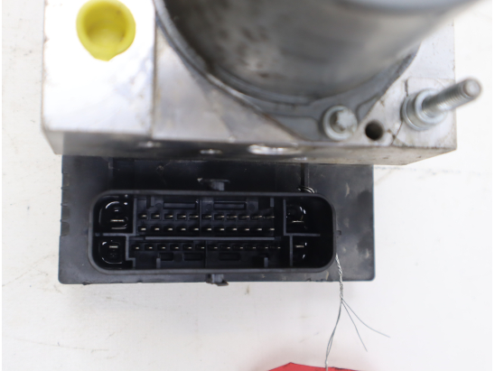 Calculateur abs occasion PEUGEOT 308 I Phase 1 - 1.6 HDI 16v 90ch