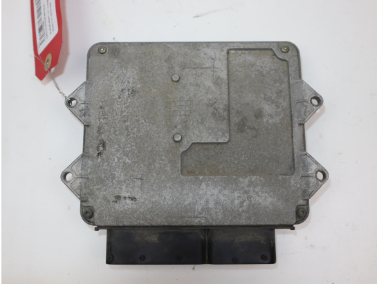 Calculateur moteur occasion SUZUKI SWIFT III Phase 1 - 1.3 DDIS 70ch