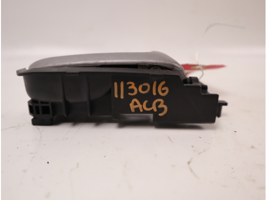 Poignee int porte avd occasion SUZUKI SWIFT III Phase 1 - 1.3 DDIS 70ch