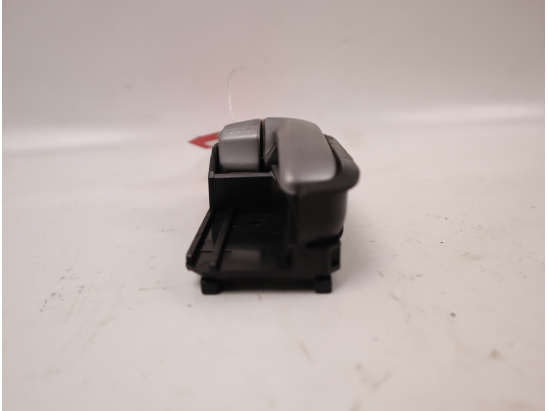 Poignee int porte avd occasion SUZUKI SWIFT III Phase 1 - 1.3 DDIS 70ch