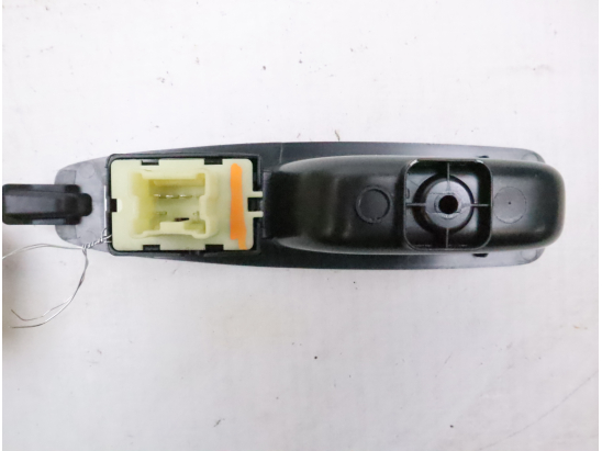 Commande leve-glace porte arrière droite occasion RENAULT CAPTUR Phase 1 - 1.5 DCI 90ch