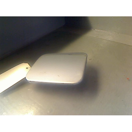 VOLET DE TRAPPE CARBURANT